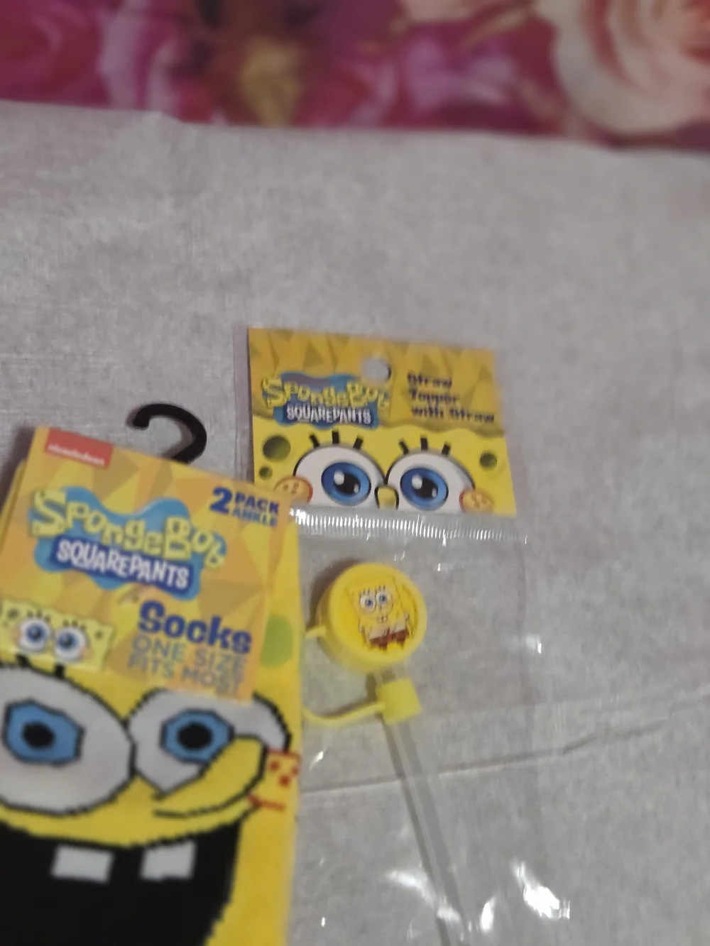 Nickelodeon SpongeBob Yellow Kids Socks & Matching SpongeBob Accessory